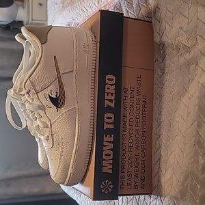 Nike Air Force 1 LV8 NN